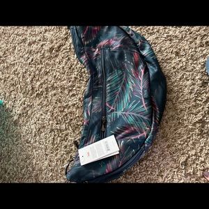 NWT Lug boomerang FS - Tropical Multi